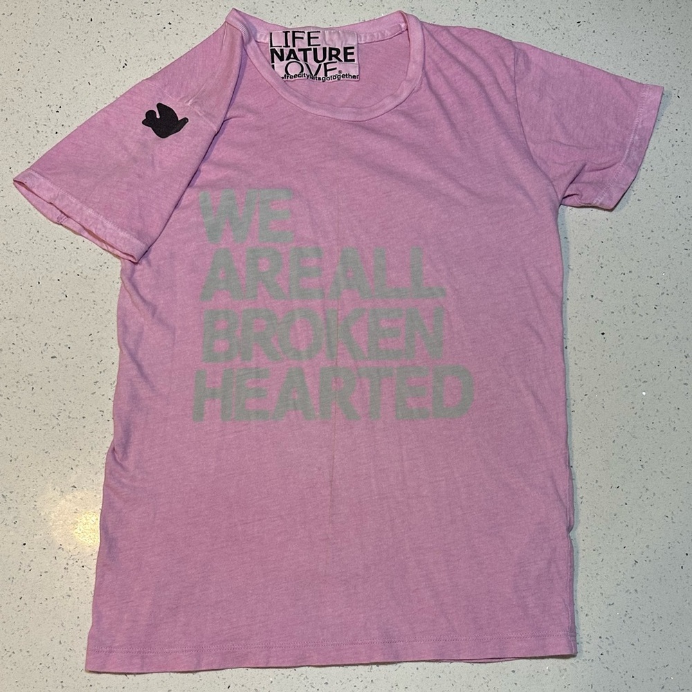 Freecity Golden Line “we are all broken hearted” EUC tee
